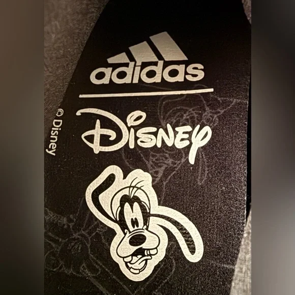 adidas gazelle silver green womens Adidas UltraBoost DNA J Sport x Disney Goofy Pack Black